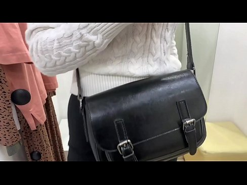 ❤️ Masturbasyon piblik nan jenn femèl FeralBerry ak yon gode nan sal la Fitting ️ Porno nan ht.onetubes.top ❌